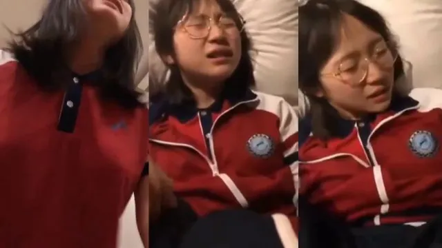 ABG Baju Olahraga Merah Merintih Kesakitan